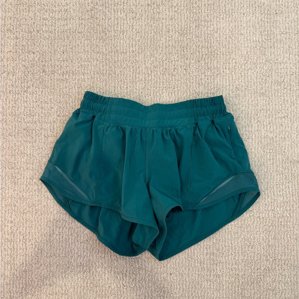 Lululemon Hotty Hot Short 2.5in Size 6